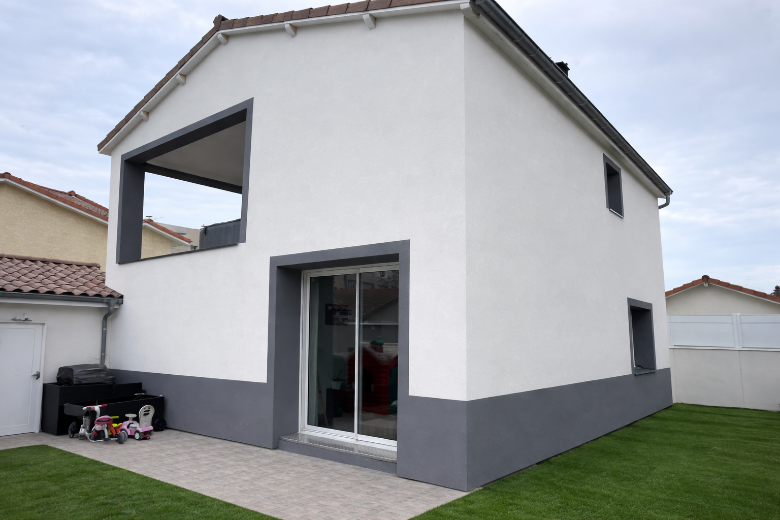 Isolation thermique par l'extérieur (ITE) d'une villa à Décines-Charpieu (69150)